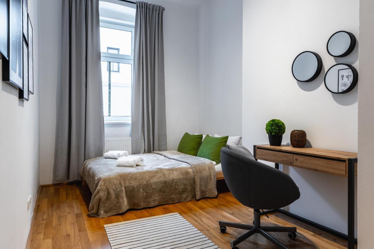 Stylish Designed Apartment In A Calm District Vienna Exterior photo